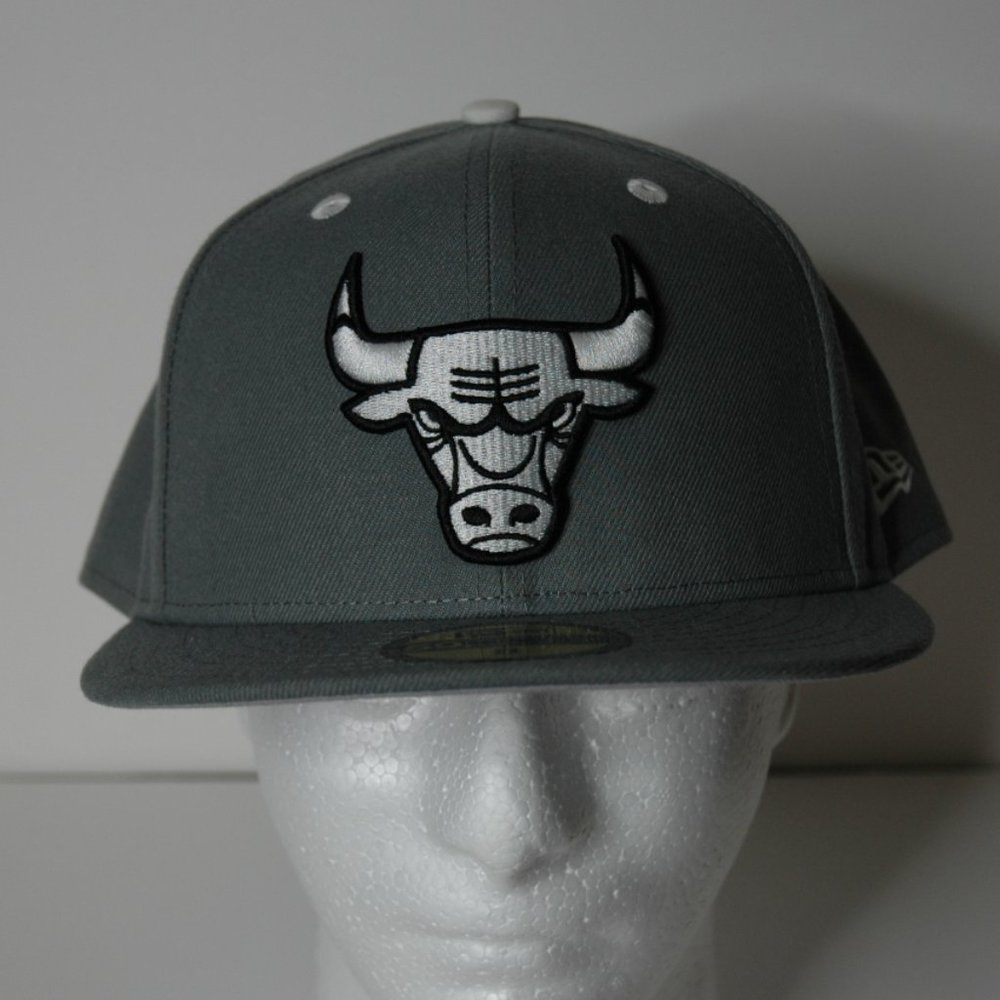New Erea 9Fifty Chicago Bulls Hat Fitted Size 8 Grey Polyester